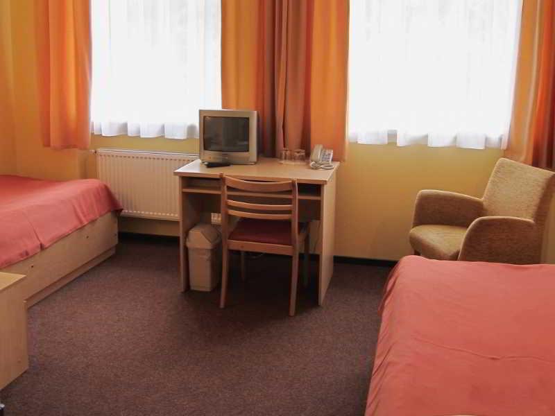 Hotel Vilmaja Рига Екстер'єр фото